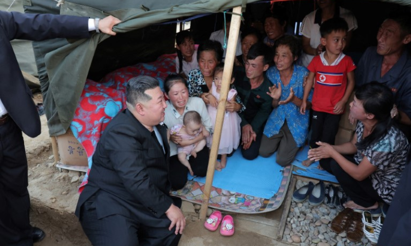 Kim Jong Un, Flood-hit People, Capital