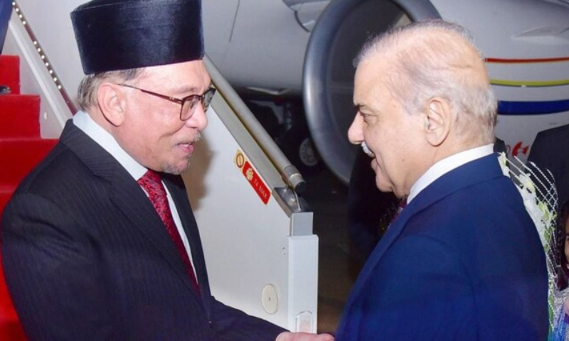 Malaysian Prime Minister Arrives in Pakistan on Three-Day Official Visit