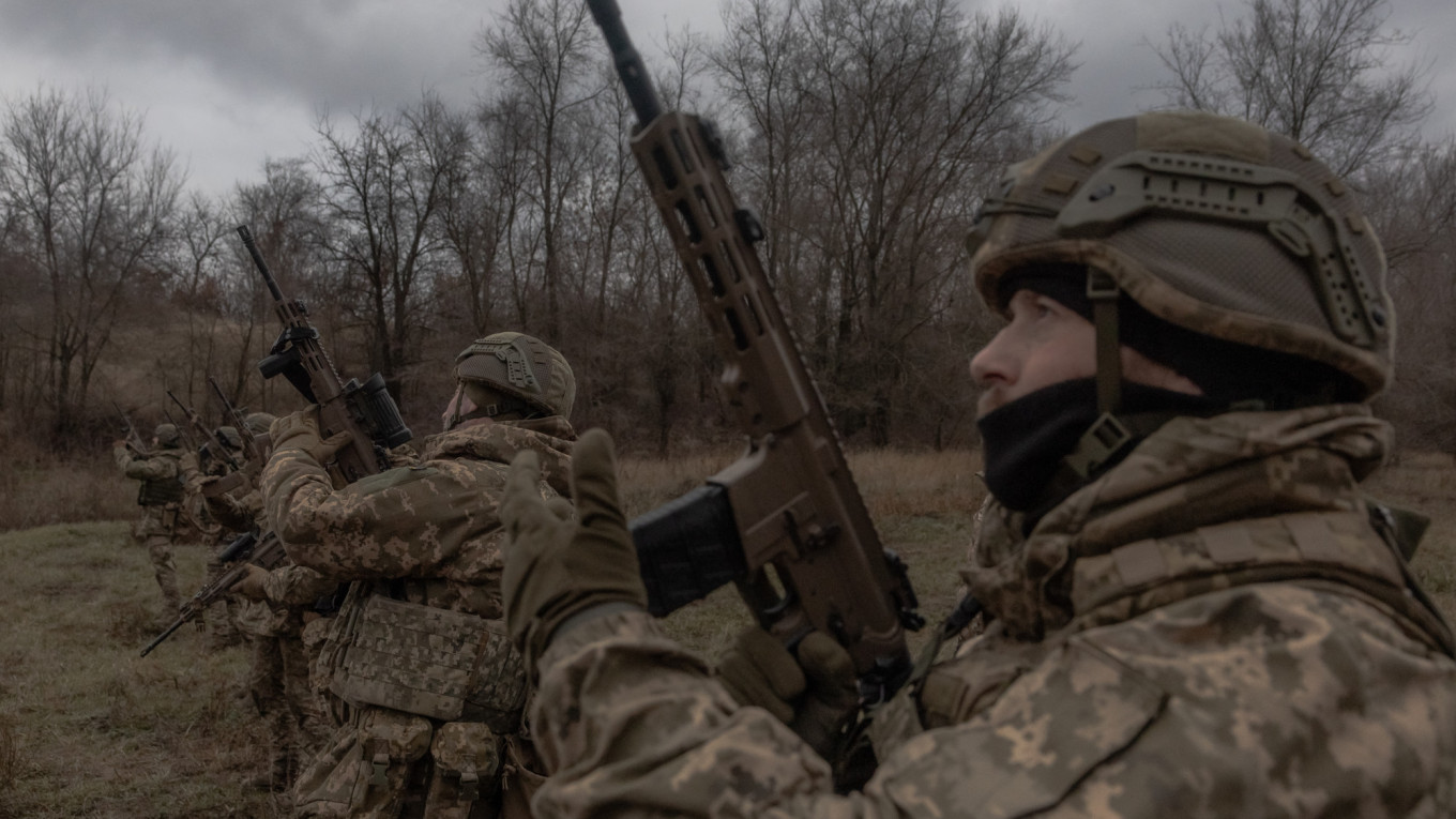 North Korean soldiers, Ukraine, Russia