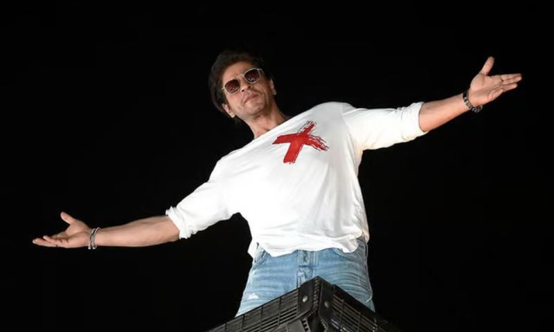Shahrukh Khan, Manav Manglani, Viral Bhayani, Bollywood