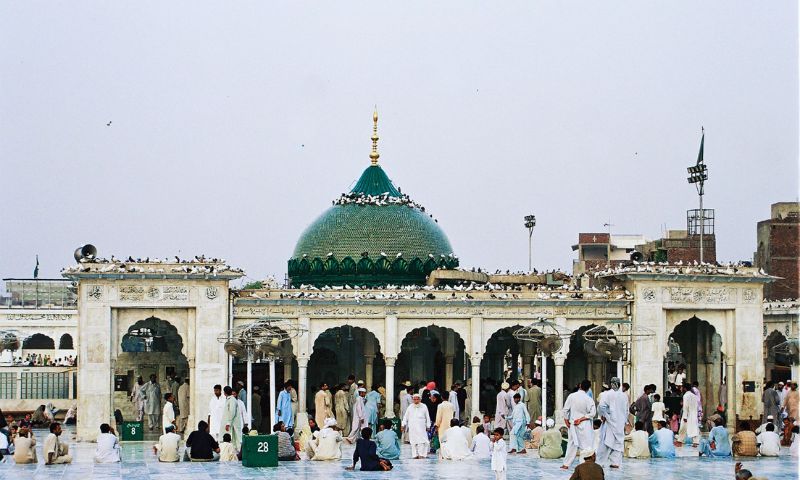 Shrines, Saints, Pakistan, Punjab, Sindh, Data Darbar, Sehwan Sharif, Hazrat Bahauddin Zakariya, Multan