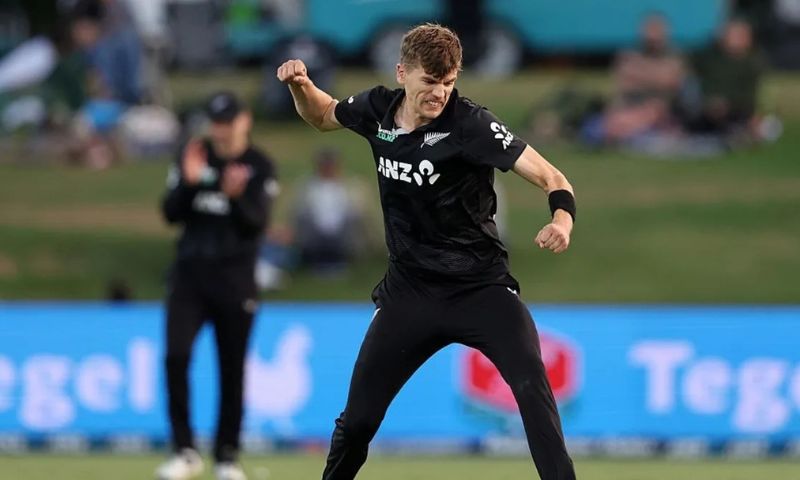 Ben Sears, Waqar Younis, Mitchell Starc, Pakistan, New Zealand, ODI
