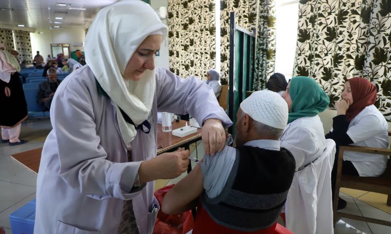 Pakistani Hajj Pilgrims Start Receiving Mandatory Vaccines
