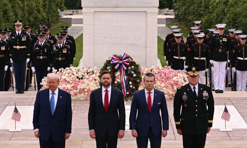 Donald Trump, US, Illegal Migrants, White Marble,