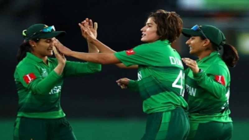 women cricit