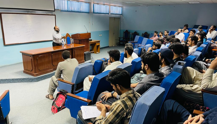 Iqra University Holds Seminar on ‘Energy Saving and Efficient Use of Resources’