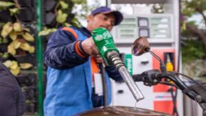 Government Decides to Keep Petroleum Prices Unchanged: Ishaq Dar