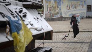 Russian Strikes Barrage Continues as First Snow Starts in Ukraine