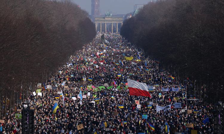 Berlin, Thousands, Against