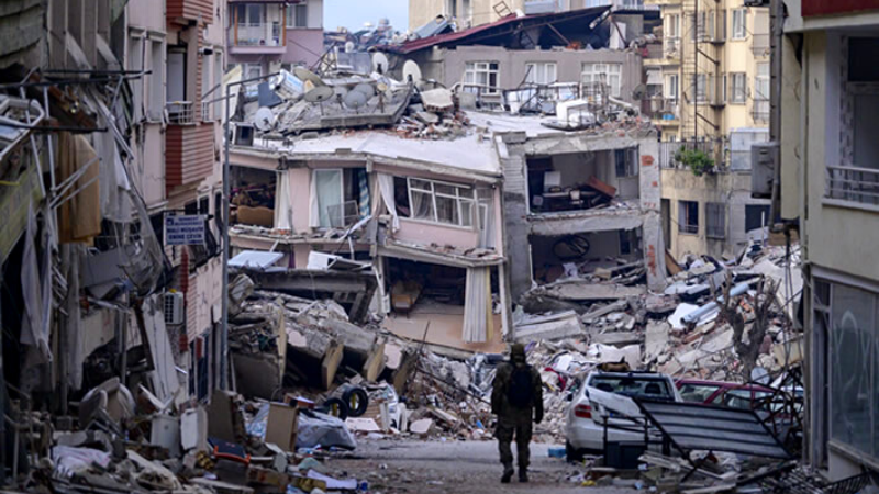 ANKARA: The death toll from last week's massive earthquake in Turkiye and Syria rose to more than 35,000 on Monday, as rescue teams started to wind up the search for survivors and the aid effort shifted to hundreds of thousands of people made homeless. One week after the 7.8-magnitude tremor, Turkish media reported a handful of people were still being pulled from the rubble and increasingly desperate conditions for survivors battling lack of hygiene, toilets and water. The confirmed death toll surged to 35,224 as officials and medics said 31,643 people had died in Turkiye and at least 3,581 in Syria after the February 6 quake, the fifth deadliest since the beginning of the 21st century. The United Nations (UN) has decried the failure to ship desperately needed aid to war-torn regions of Syria and warned that the toll is set to rise higher as experts caution that hopes for finding people alive dim with each passing day. "I could not do anything," said Syrian nurse anesthetist Abdelbaset Khalil whose wife and two daughters were killed by the earthquake while he was already at work. "Send any stuff you can as there are millions of people here and they all need to be fed," appealed Turkish Interior Minister Suleyman Soylu late Sunday. While hundreds of rescue teams were still busy in rescue operations, efforts had ended in seven parts of the quake-hit province, he added. An AFP reporter said that in Antakya, clean-up rescue teams started to evacuate rubble and erect toilets as the telephone network started to resume in parts of the town. The city was patrolled by a strong military and police presence which authorities deployed to prevent looting following several incidents over the weekend. Hatice Goz, a volunteer psychologist in Turkiye's Hatay province, said she has been fielding "a barrage of calls" from frantic parents looking for missing children. Turkish Vice President Mr. Fuat Oktay late Sunday said over 108,000 buildings were damaged across the quake-hit region with 1.2 million people being housed in student accommodation and around 400,000 people evacuated from the affected region. Aid packages, mainly clothes and food, were opened and spread across the streets in the province of Hatay, according to NTV. One video showed aid workers randomly throwing clothes into a crowd as people tried to grab whatever they could. Quake victims await aid supplies On Monday, the UN's relief chief Martin Griffiths visited Aleppo, where more than 200,000 people have been left homeless by the earthquake, according to the WHO. A convoy with aid supplies for northwest Syria arrived via Turkiye, but Griffiths said more was needed for millions whose homes were destroyed. In Syria the toll has not changed for several days and is expected to rise. "We have so far failed the affected people in northwest Syria. They rightly feel abandoned after the quake. Looking for international assistance that has not arrived," Griffiths tweeted on Sunday. "Our focus now is on helping the Syrian people," said UN envoy Geir Pedersen in Damascus. A 10-truck UN convoy has crossed into northwest Syria via the Bab al-Hawa border crossing, according to an AFP correspondent, carrying shelter kits, rope, blankets, plastic sheeting, mattresses and carpets. Bab al-Hawa crossing is the only point for international aid supplies to reach people in Syria after around 12 years of civil war, after other border crossings were closed under pressure from Russia and China. The head of the World Health Organization met Assad in Damascus on Sunday and said the Syrian leader had voiced readiness for more border crossings to help bring aid into the rebel-held northwest. – AFP