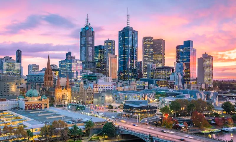 Melbourne, Overtakes, Sydney