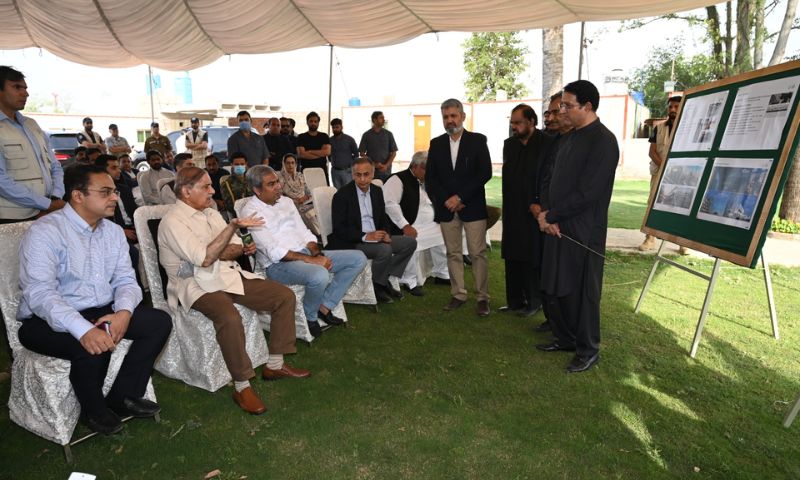 PM, Officials, Minister, Company