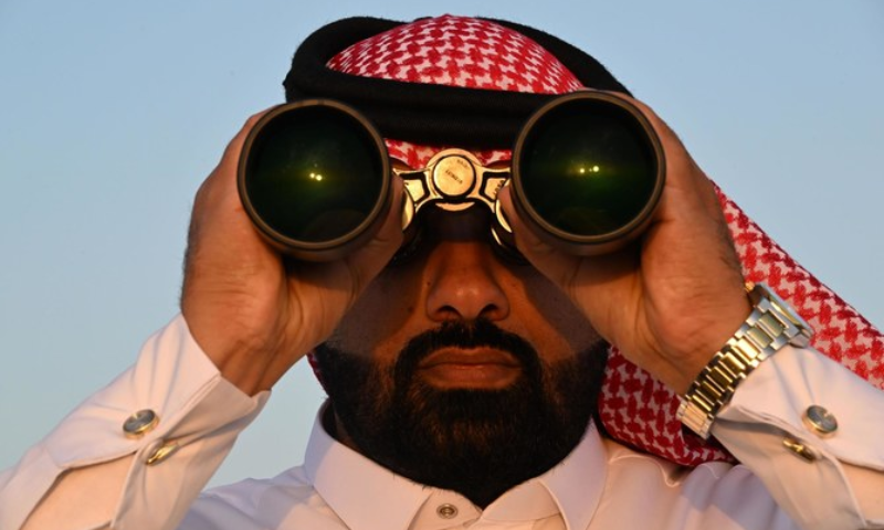 Saudi Supreme Court Urges Muslims to Look for Eid Crescent Moon Today