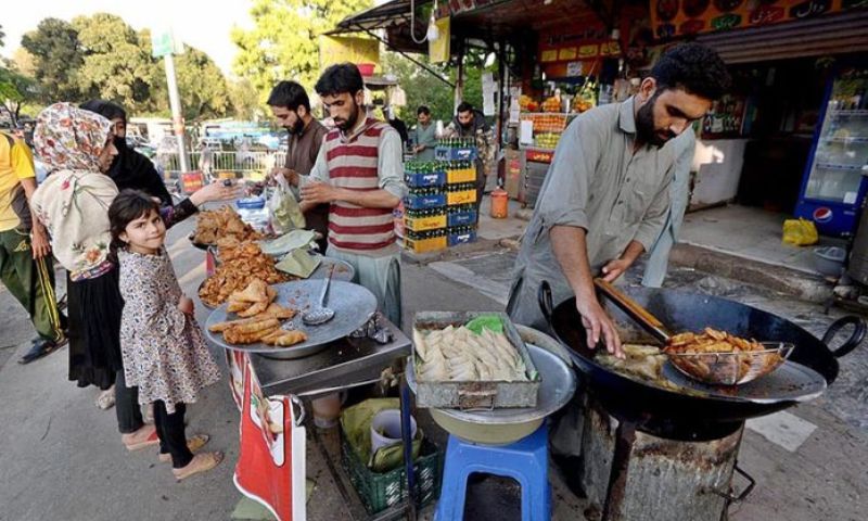 Surge in Shopping as People Thrung to Markets for Eid Shopping, Buying Food Items for Iftar