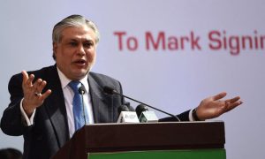 Ishaq Dar, PSX, delegation, issues, economic, Pakistan Stock Exchange, Finance Minister, important, Dr. Aisha Ghaus Pasha, State Bank, market, Federal Board of Revenue
