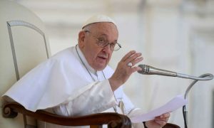 Pope Francis, surgery, operation, abdominal, hospital, health, treat, Vatican, hernia,