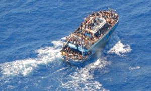 Greece, boat, disaster, Officials, deny, coastguard, rope, migrant, tragedy