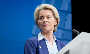 EU Chief Backs Dutch FM for European Body Climate Post