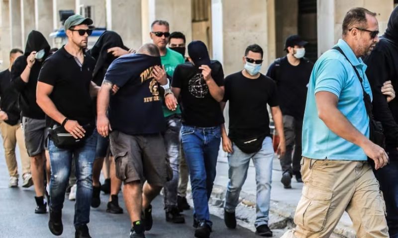 Fatal, Clashes, 100, Soccer, Fans, Athens