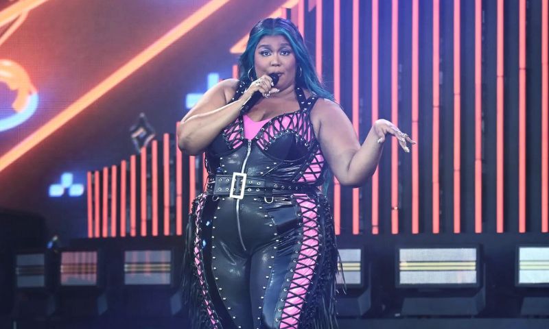 Lizzo, Pop Star, Dance, Dancer, Sexual, Message, Love, Entertainment, Industry, Black, Los Angeles, Christian, Social Media, Amsterdam, Internet,