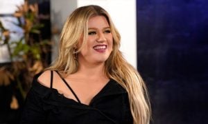 Kelly Clarkson, Singer, Roses, Health, Broadcast, Brandon Blackstock, Album, Chemistry