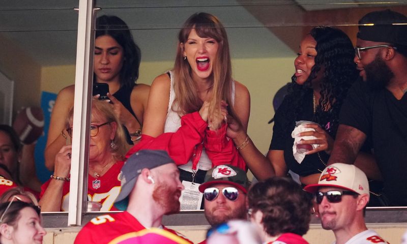 Fans, Taylor Swift, Broadcaster, NBC, Kansas City, New York, Game, Social Media, Travis Kelce, NFL, MetLife Stadium, Relationship,