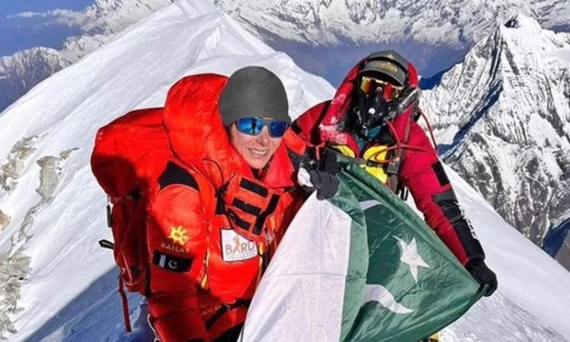 Naila Kiani Becomes First Pakistani Woman to Summit Cho Oyo Peak (2)