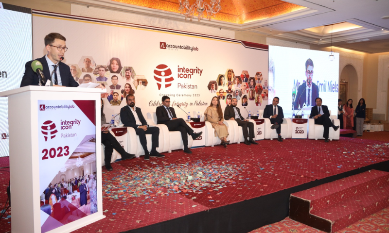 Five Civil Servants Honored for Exemplary Reforms in Civil Service 2
