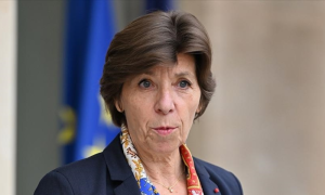 A French diplomat has tragically died due to injuries sustained in an Israeli airstrike on the Gaza Strip. The diplomat had sought refuge in the residence of a colleague from the French consulate in Rafah, along with two other colleagues and family members.