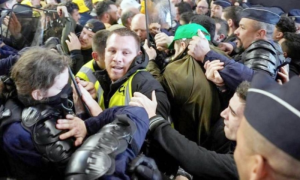 Farmers Clash with Police as Anger Erupts at Paris Agricultural Trade Show