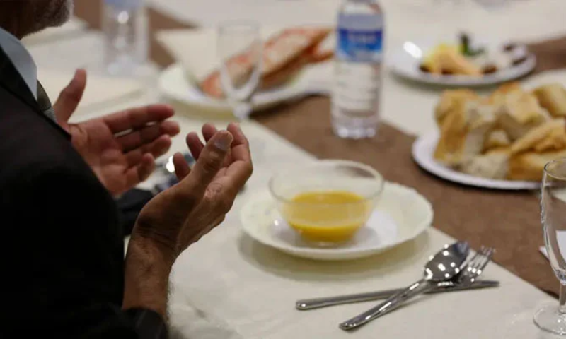 How to Maintain Hydration and Energy During Ramadan Fasting?