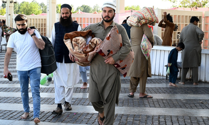 Millions of Faithful Begin Itikaaf Observance Worldwide 4