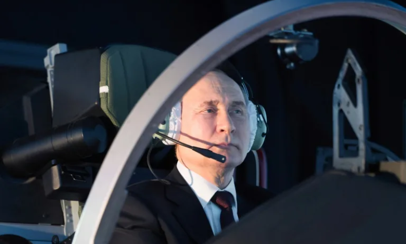 Putin Poised for Re-election: Kremlin Seeks to Cement Power Amidst Ukraine Conflict