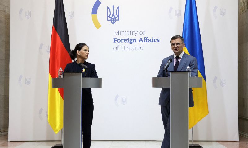 Ukraine Urges Western Allies to Shoot Down Russian Missiles on its Territory