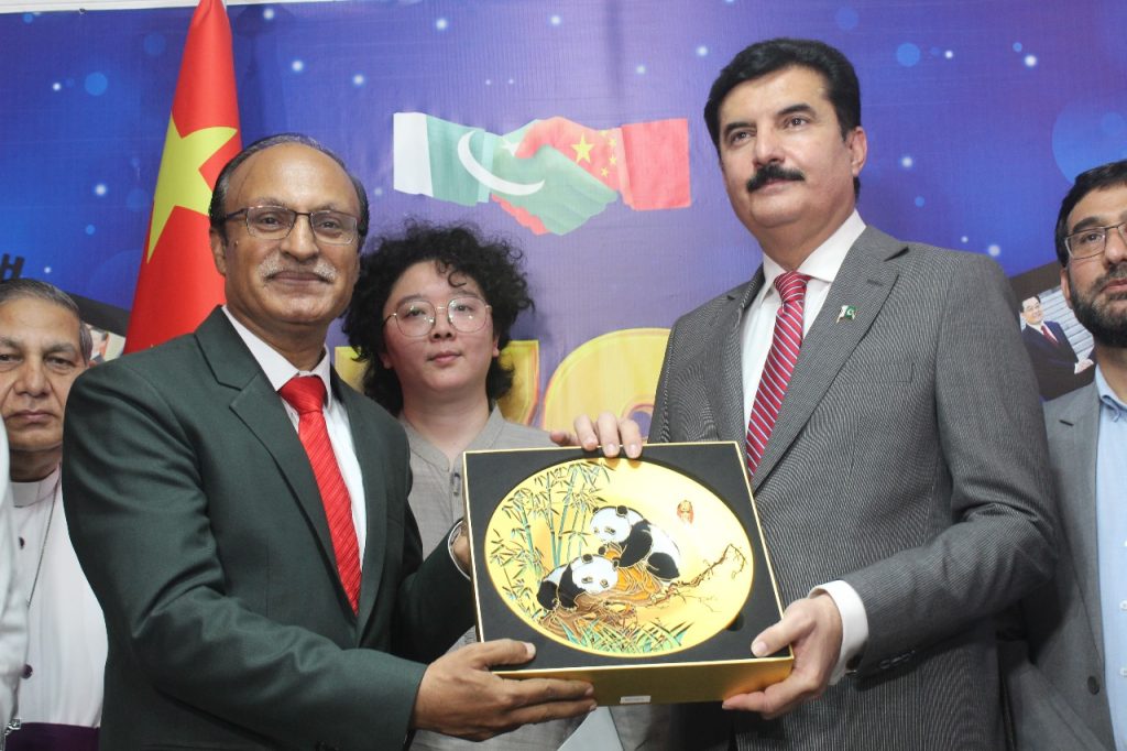Governor, CPEC, Faisal Karim Kundi, Khyber Pakhtunkhwa, China-Pakistan Economic Corridor, China Window, Peshawar, Chinese Language