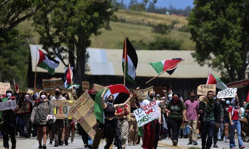 Yale Graduates Hold Pro Palestinian Demonstration 1