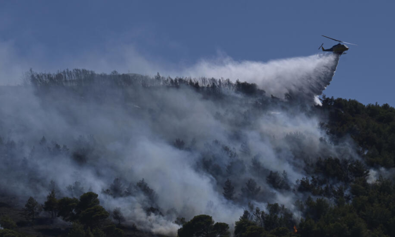 Greece, Athens, Wildfires, Prime Minister, Kyriakos Mitsotakis, Warmest winter, Firefighters, Attica, Heatwave, Wind, Stamata, Ritsona