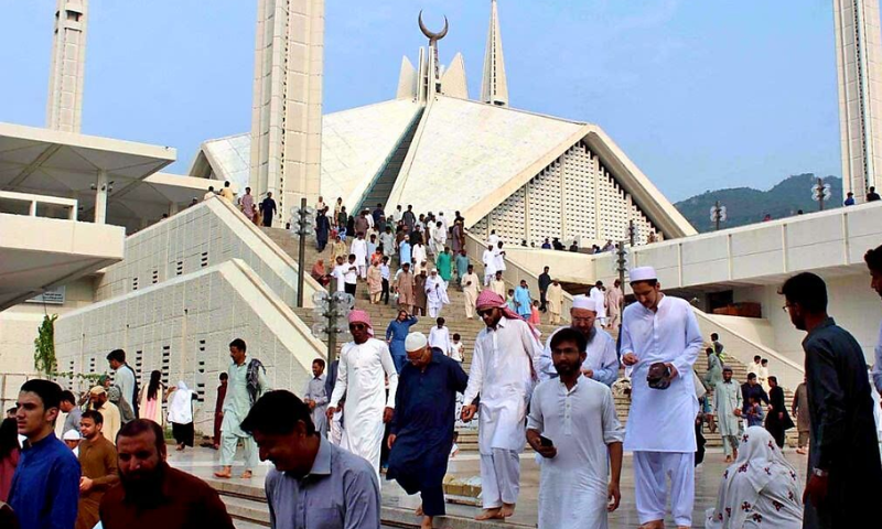 Pakistani Nation Celebrates Eid ul Azha with Religious Fervour