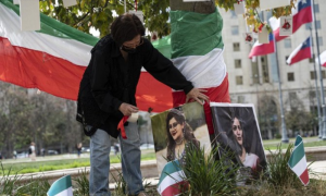Authorities Detain Outspoken Iranian Lawyer 1