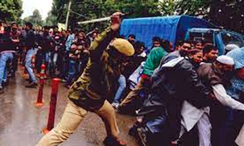 Indian Troops, Kashmiri Youth, Occupied Kashmir, Indian illegally occupied Jammu and Kashmir, IIOJK, Kulgam,