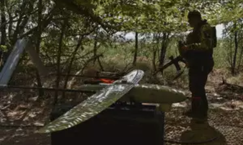Thousands Flee as Russia Battles Ukrainian Border Incursion, Putin Warns Against Provocation