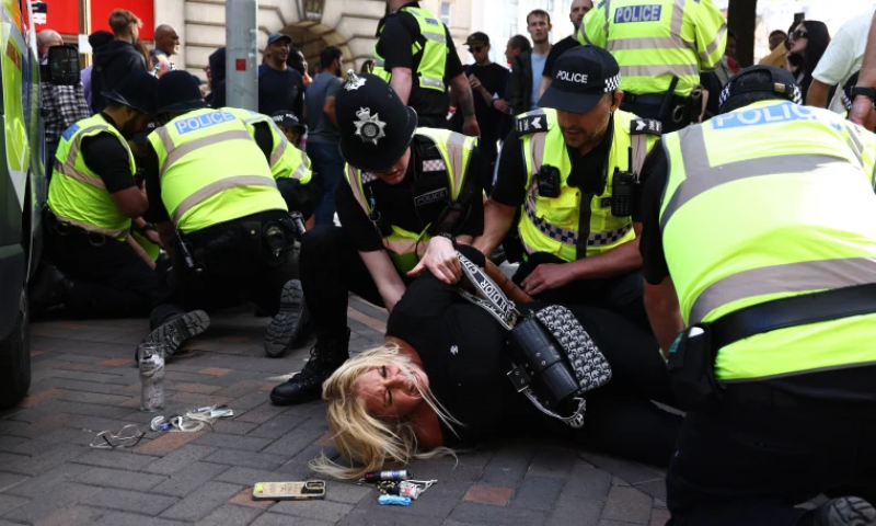 UK, Police, Riots, Alert