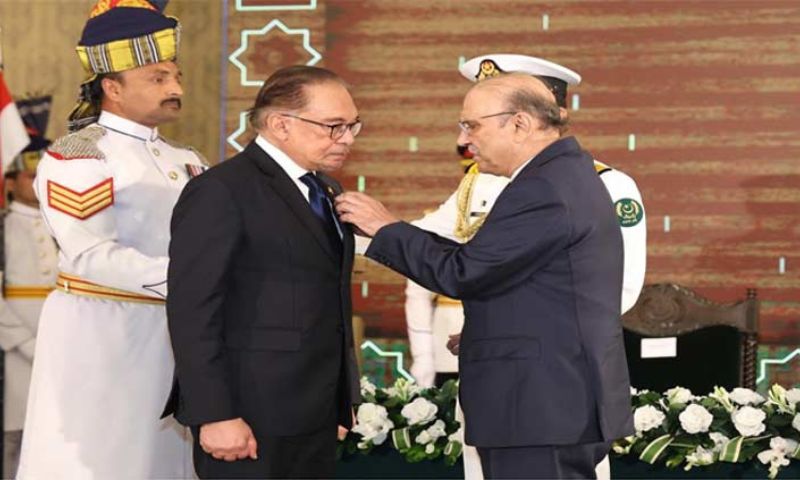 Nishan-e-Pakistan, Pakistan, Malaysia, bilateral cooperation, trade, economy, banking, food technology, agriculture, Anwar Ibrahim, Aiwan-e-Sadr,