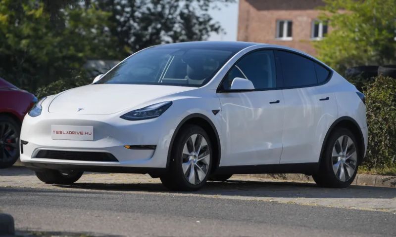 Elon Musk, Cybertruck, electric vehicles, traffic safety