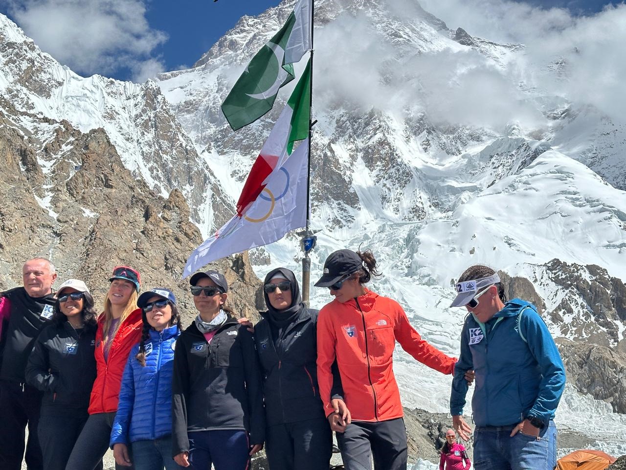 Pakistan, K2, Everest, Gilgit-Baltistan, Pakistan Army, Sitara-e-Imtiaz,