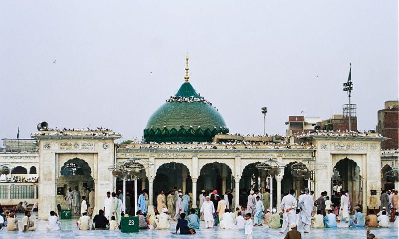 Shrines, Saints, Pakistan, Punjab, Sindh, Data Darbar, Sehwan Sharif, Hazrat Bahauddin Zakariya, Multan