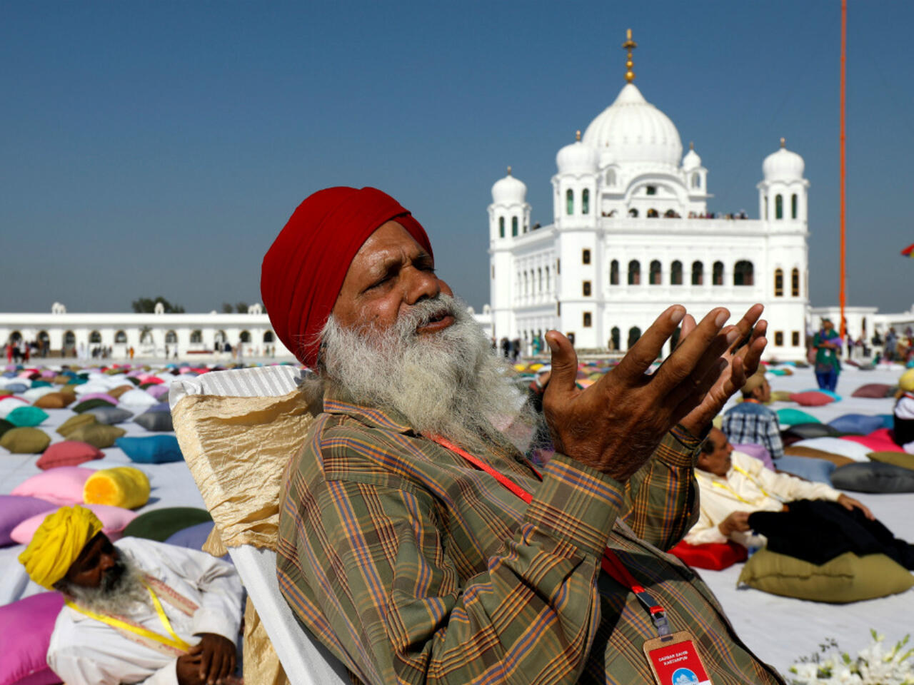 Sikhs go to Pakistan