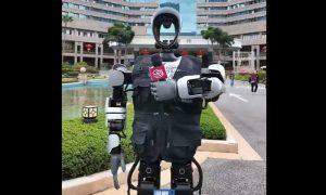 Robot