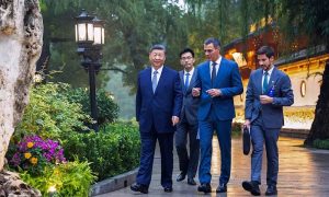 XI