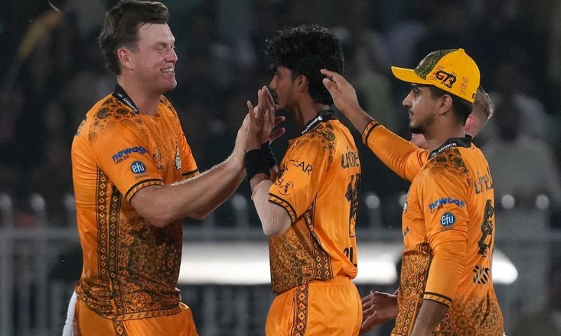 Young Pacer Ali Raza Runs Through Multan Sultan to Help Peshawar Zalmi win by 120 Runs